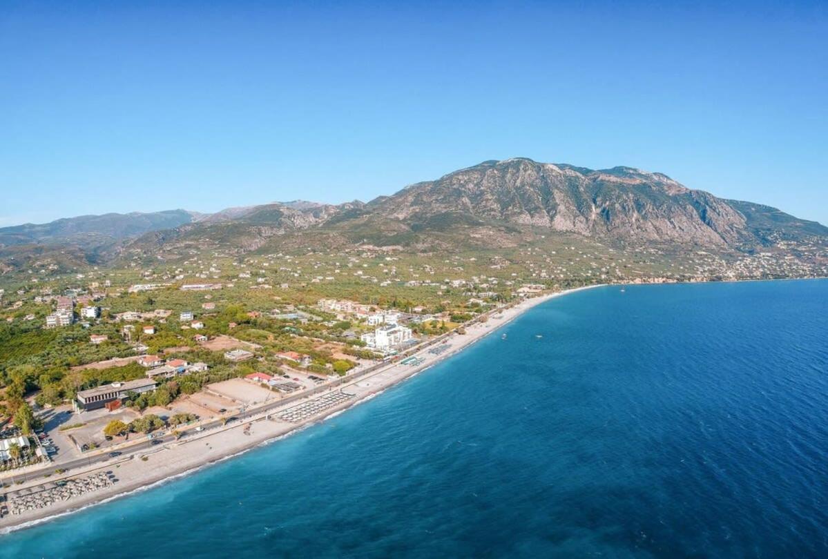 Kalamata'S Spacious Getaway-Taygetos Amazing View المظهر الخارجي الصورة